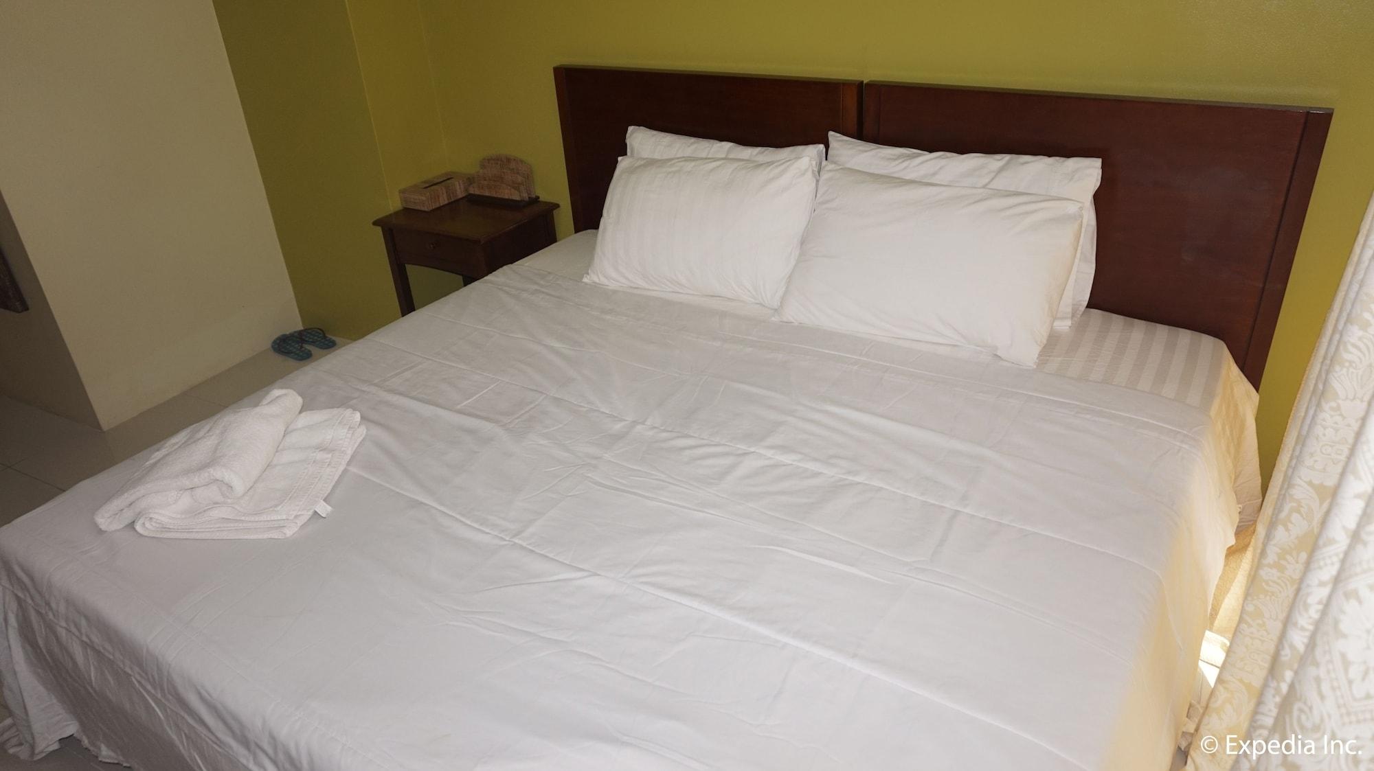 Pacific Park Hotel Кесон Сити Екстериор снимка