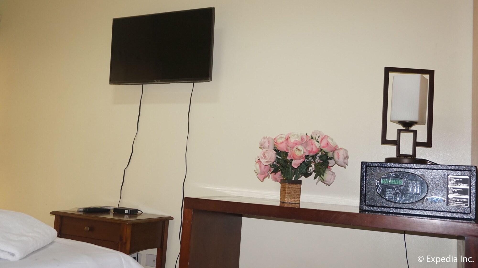 Pacific Park Hotel Кесон Сити Екстериор снимка