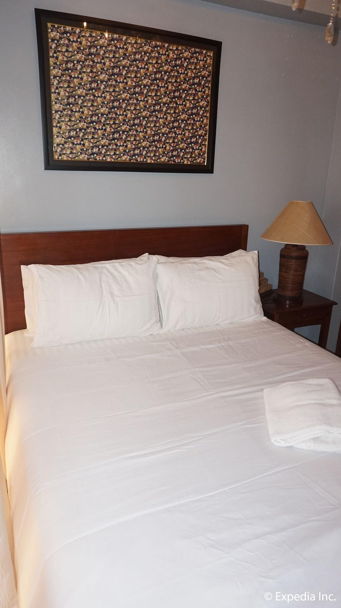 Pacific Park Hotel Кесон Сити Екстериор снимка