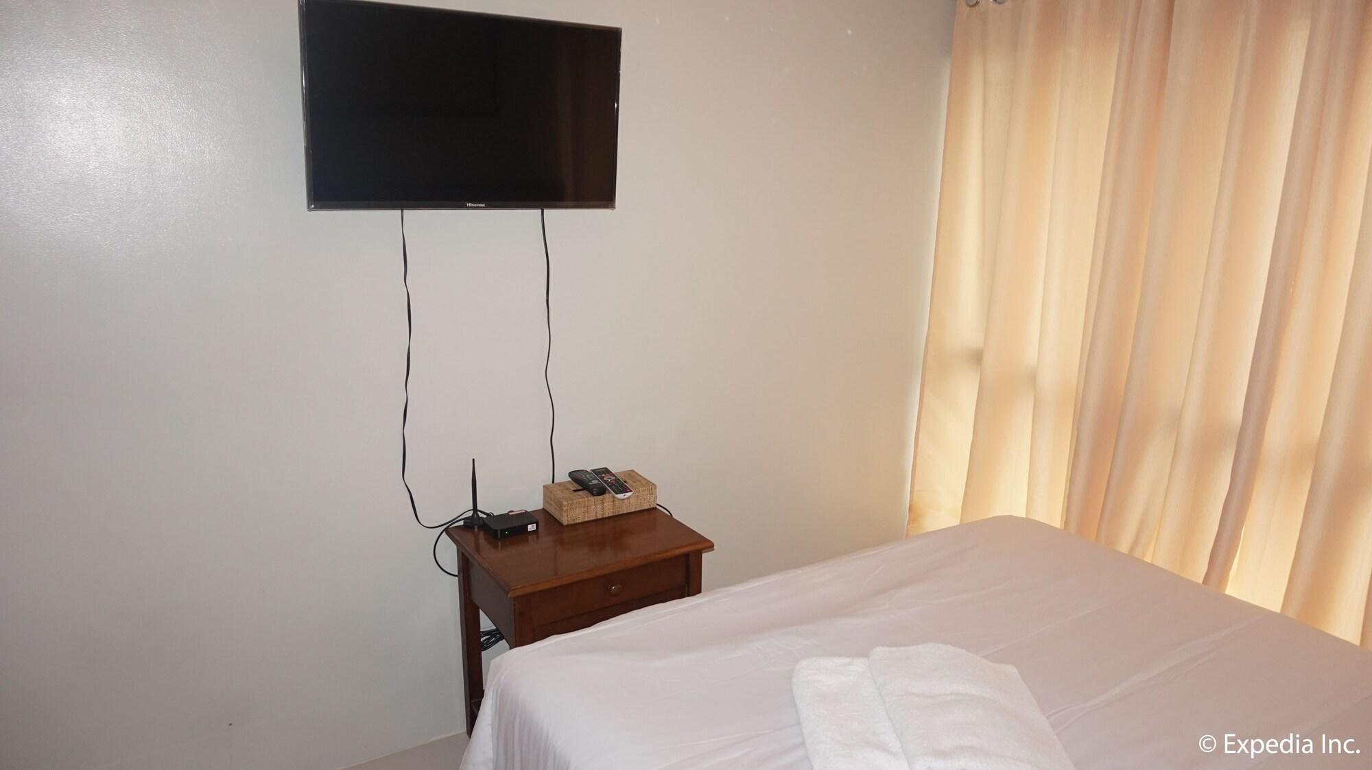 Pacific Park Hotel Кесон Сити Екстериор снимка