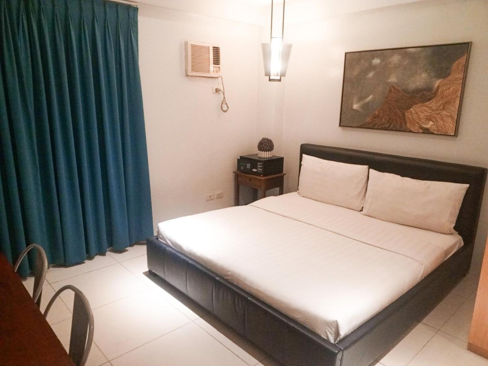 Pacific Park Hotel Кесон Сити Екстериор снимка