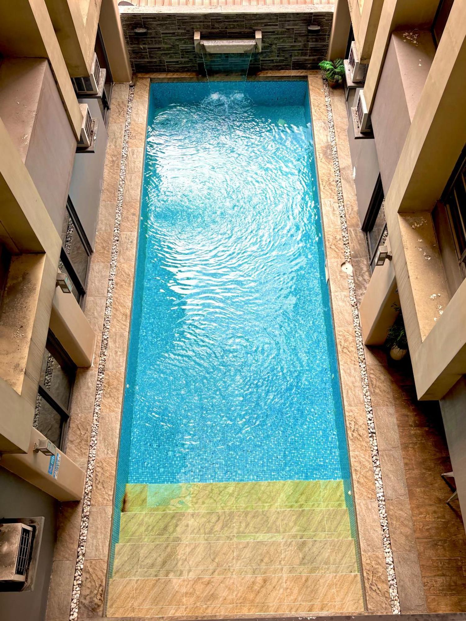 Pacific Park Hotel Кесон Сити Екстериор снимка