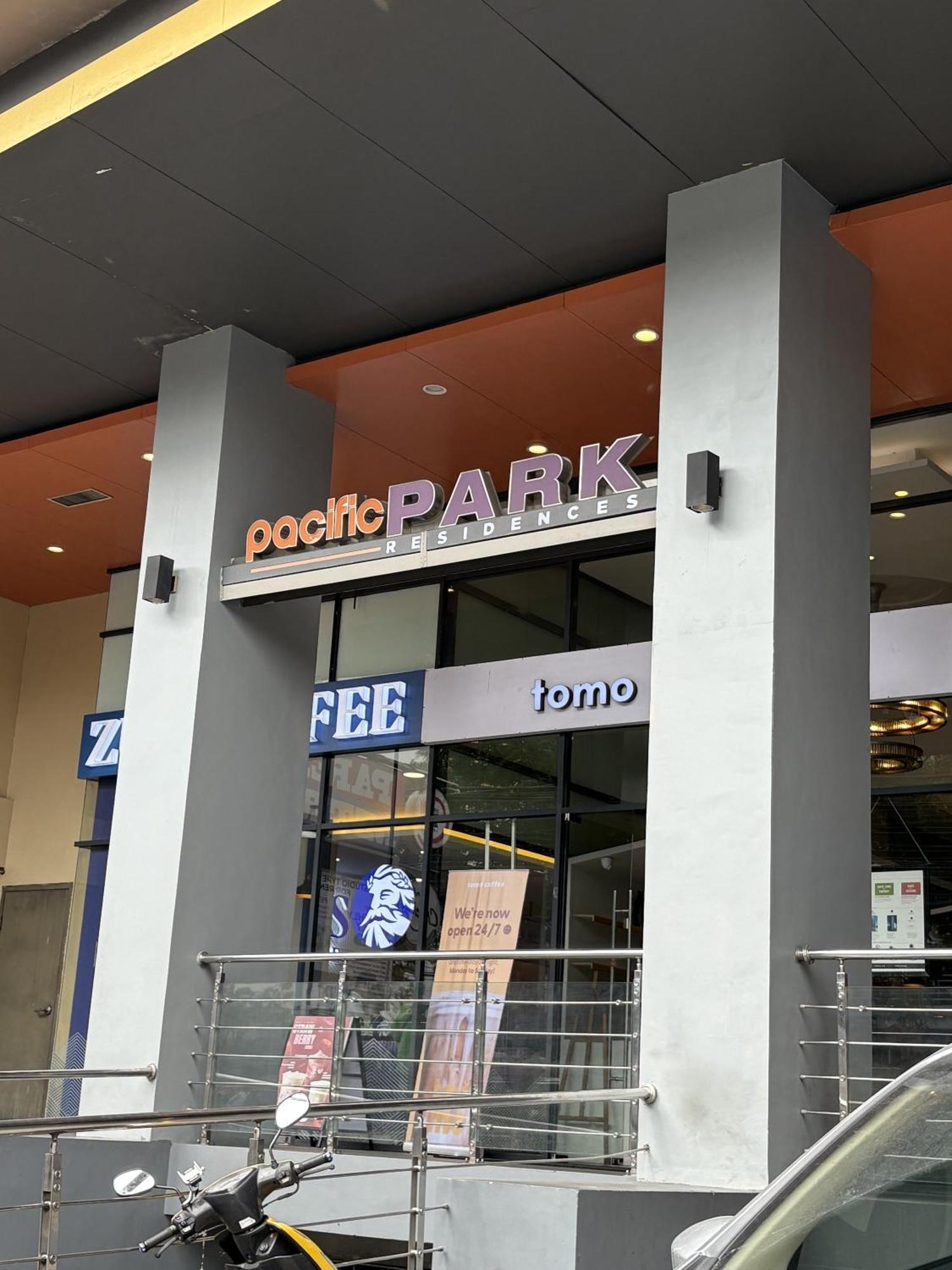 Pacific Park Hotel Кесон Сити Екстериор снимка