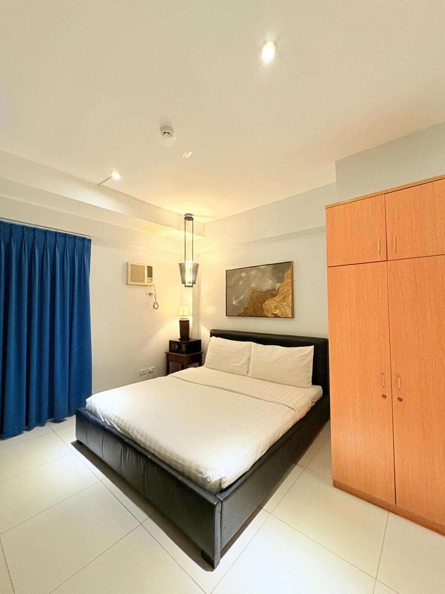 Pacific Park Hotel Кесон Сити Екстериор снимка