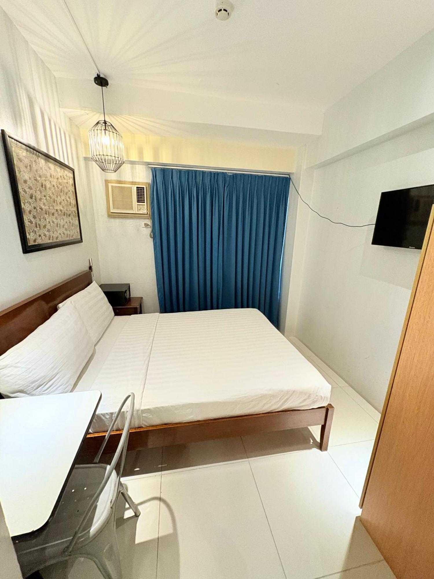 Pacific Park Hotel Кесон Сити Екстериор снимка