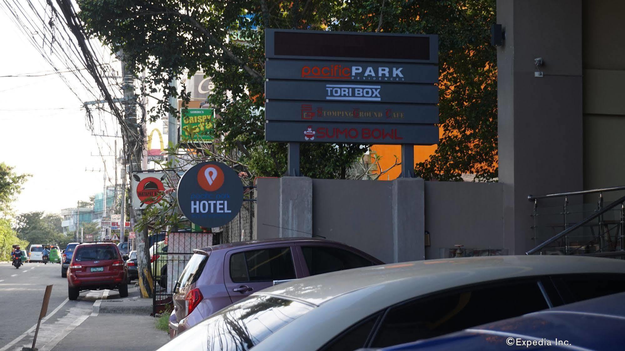 Pacific Park Hotel Кесон Сити Екстериор снимка