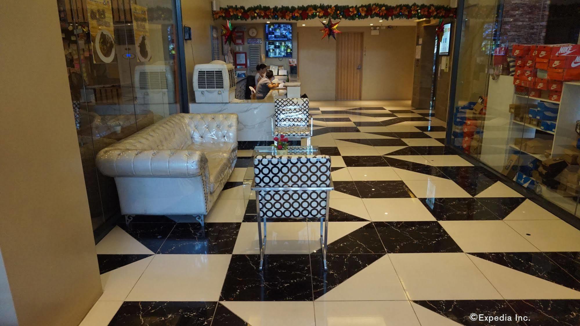 Pacific Park Hotel Кесон Сити Екстериор снимка